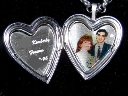 Pictures on Gold photo locket 1